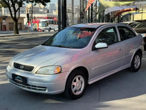 Chevrolet Astra Hatch 2001 GL 1.8 MPFi