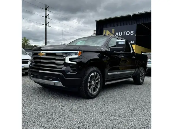 Chevrolet Silverado 2024 High Country 5.3