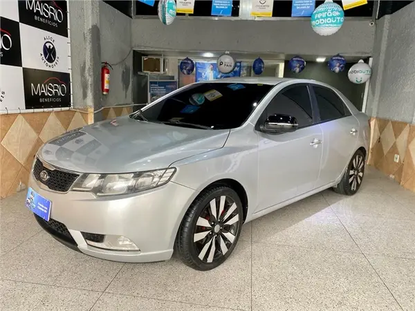 Kia Cerato 2013 1.6 16V (Aut)