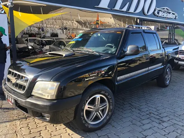 Chevrolet S10 Cabine Dupla 2005 S10 Executive 4×4 2.8 (Cab
Dupla)