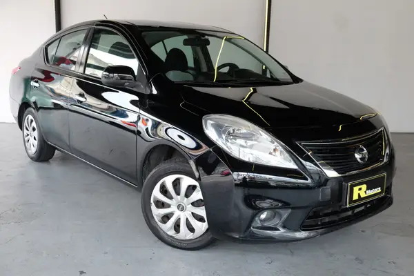 Nissan Versa 2013 1.6 16V SV (Flex)