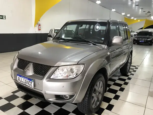 Mitsubishi Pajero TR4 2013 2.0 16V 4×2 (Flex)