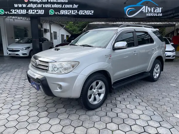 Toyota Hilux SW4 2010 SRV 4×4 3.0 Turbo (aut)